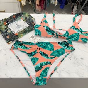 Front tie bikini never been worn !
